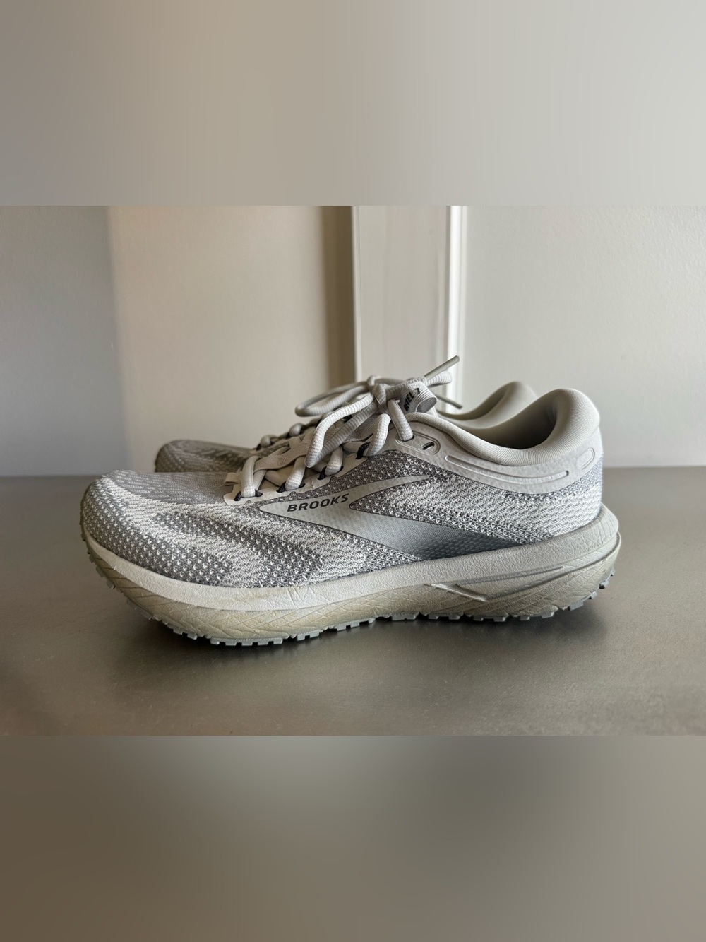 Brooks women’s Athletic Running Shoes - Light Gray